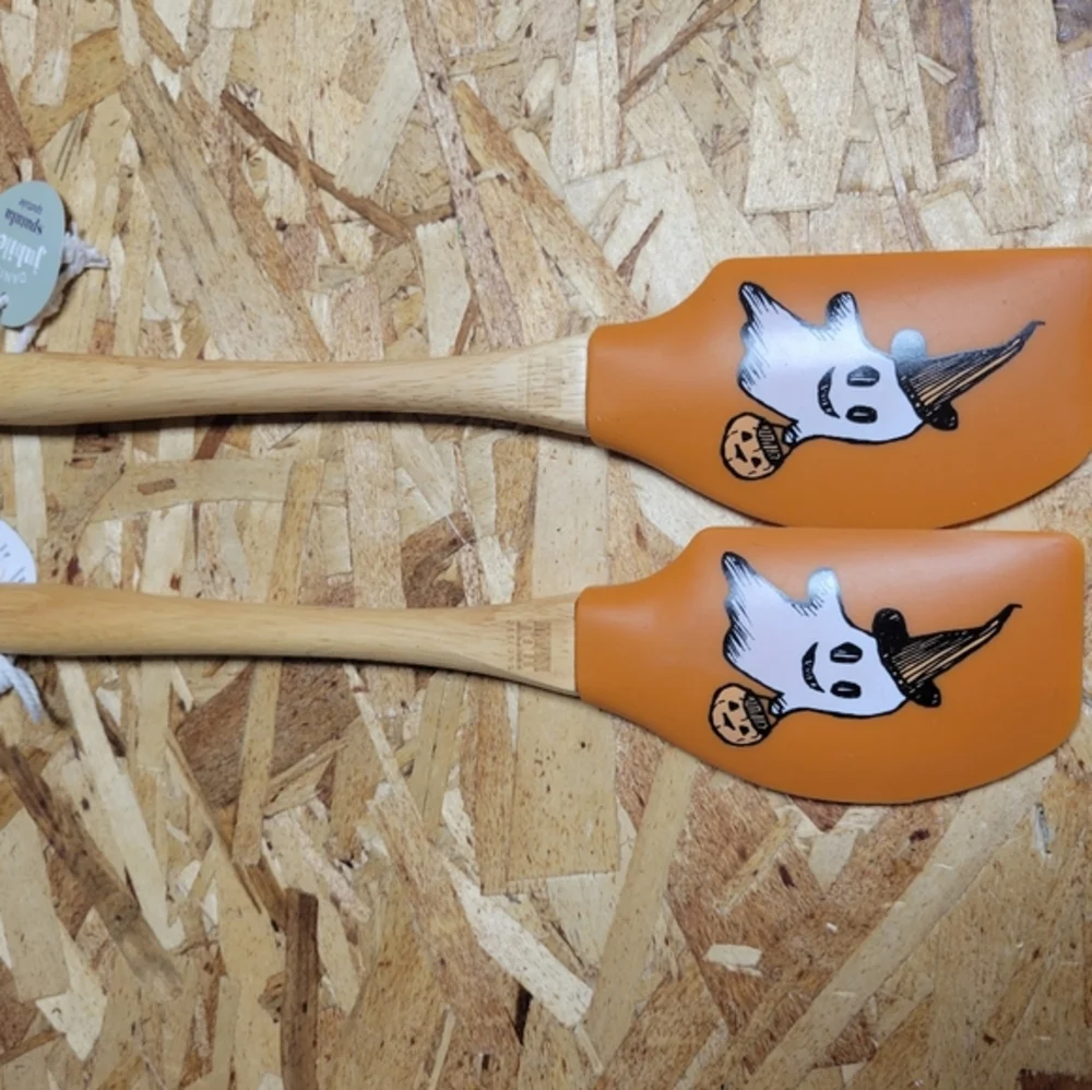 2 Halloween Ghost Orange Silicone‎ Spatulas NWT